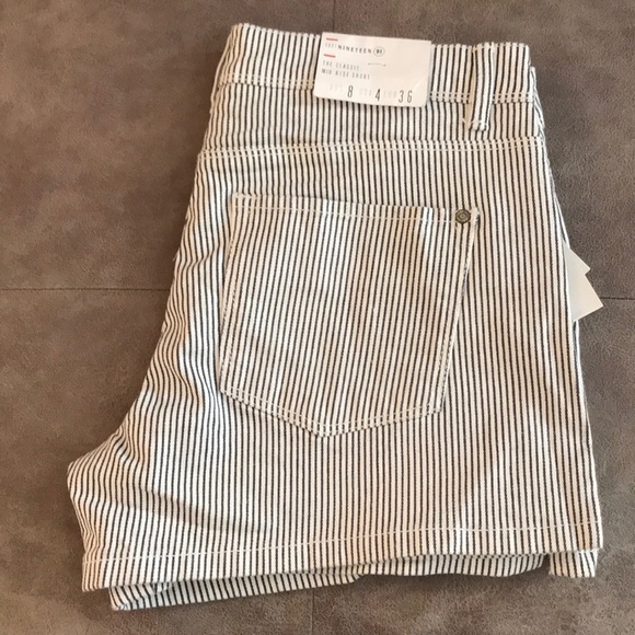 Shorts - Picture 4 of 4